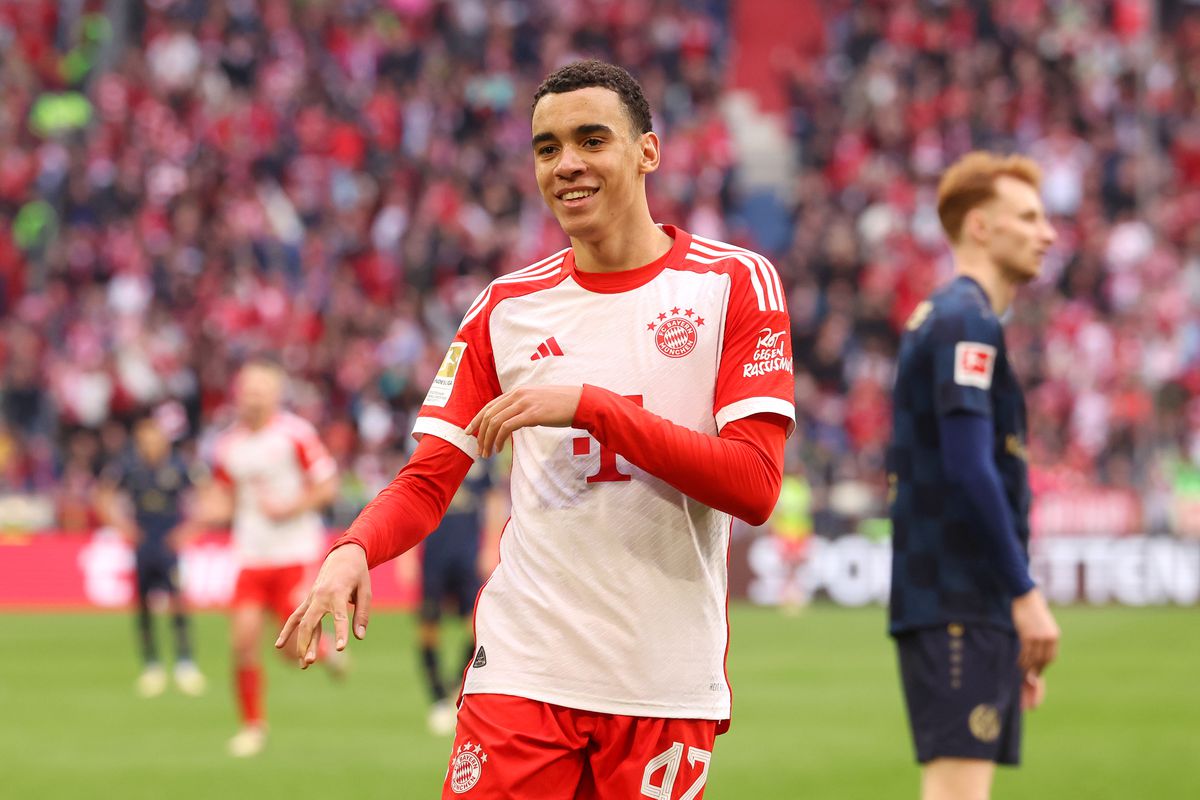 بايرن ميونخ يغري موسيالا براتب يفوق 400 ألف جنيه إسترليني