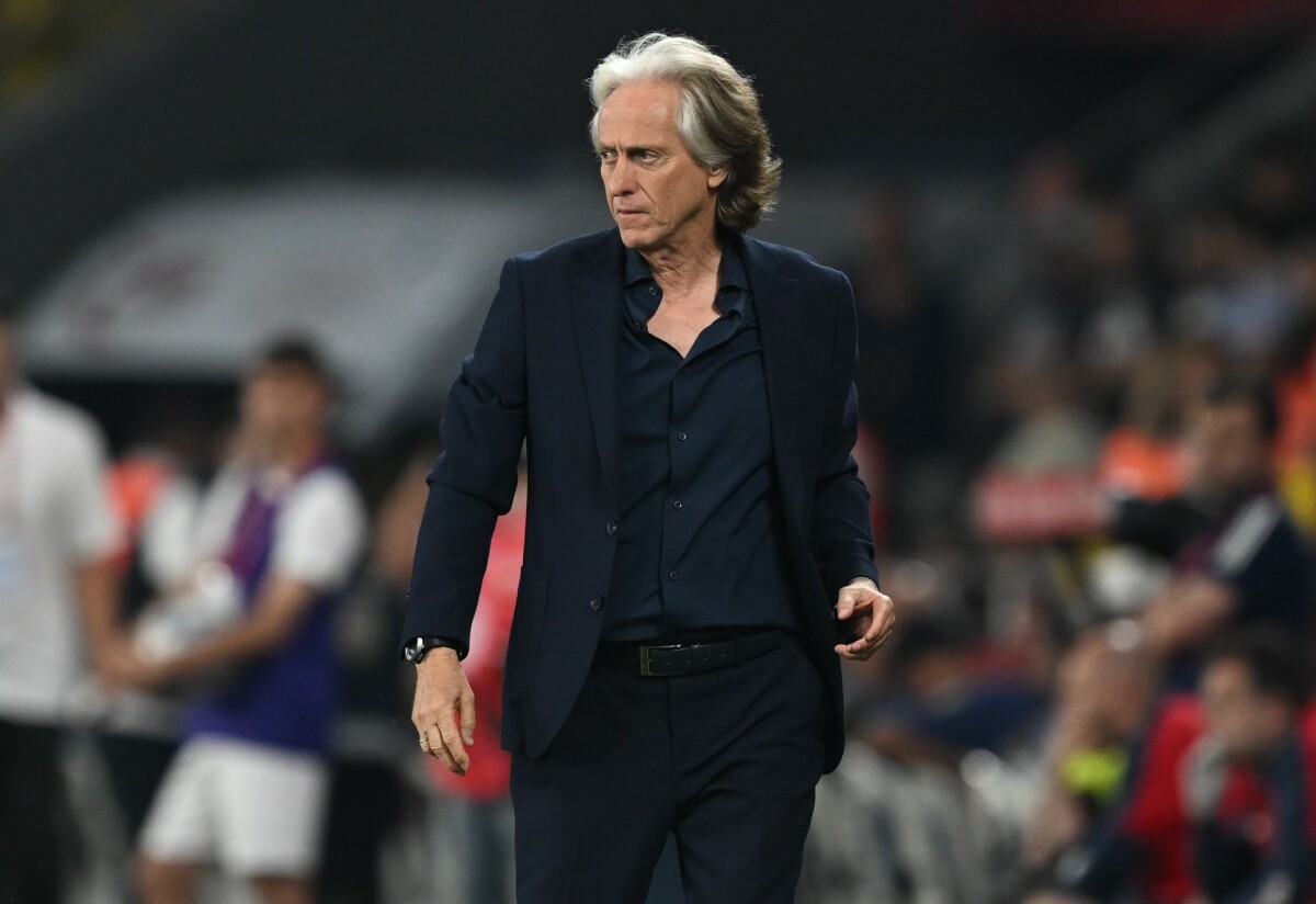 جيسوس يقترب من تدريب النصر بـ 7 ملايين يورو 