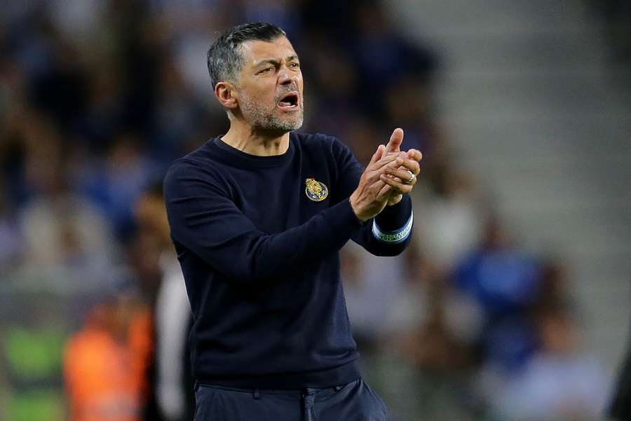 الدوري Business