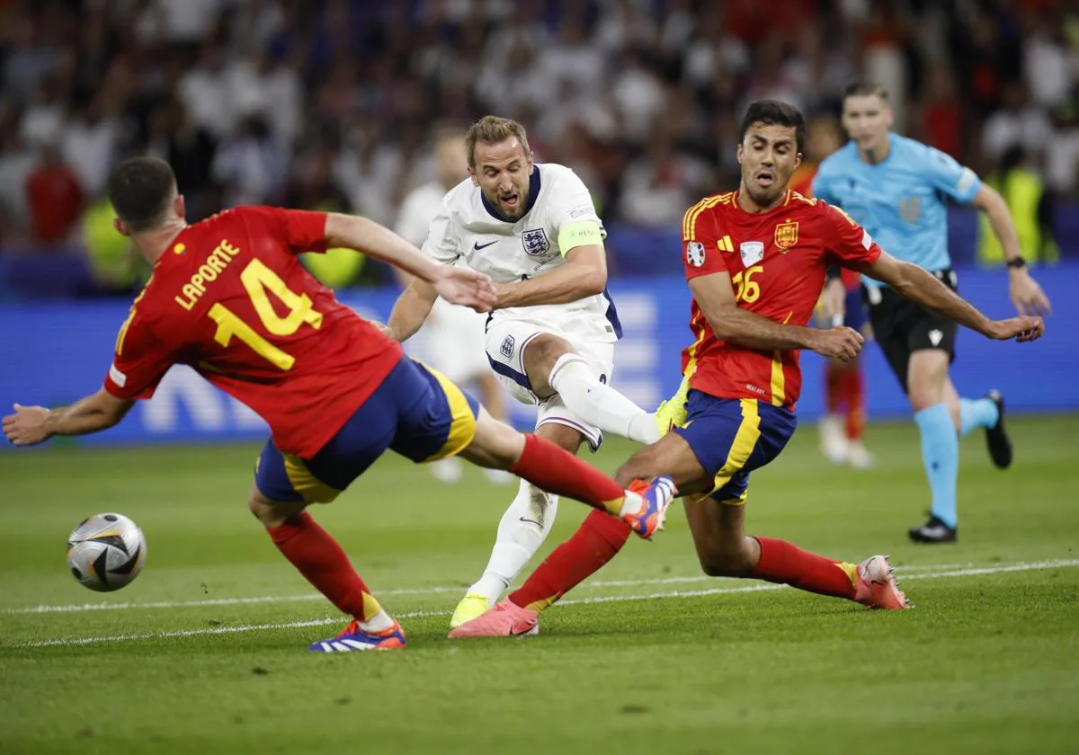 ريال مدريد يبحث عن شراء لاعبين إسبان 