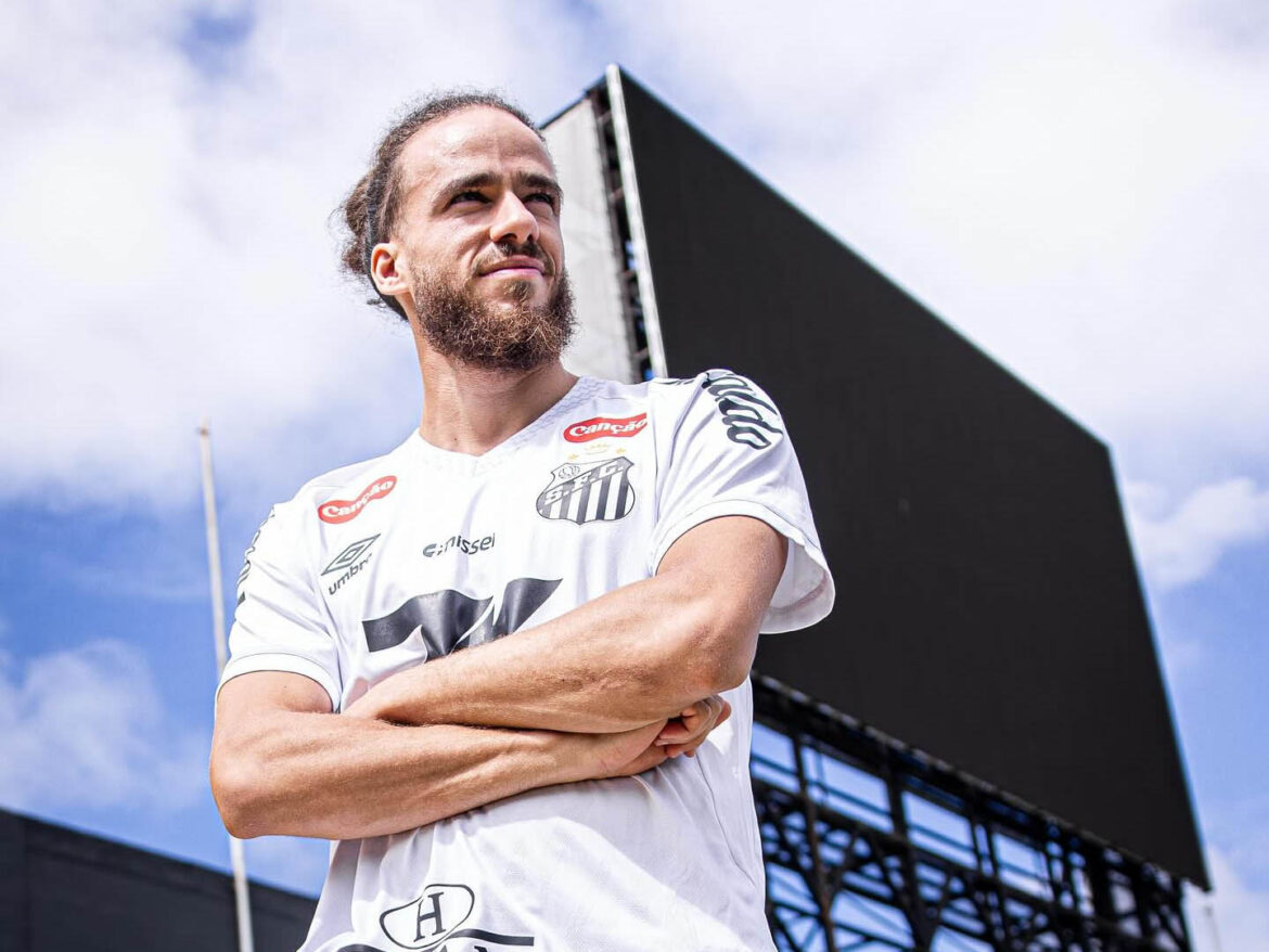 160 ألف يورو شهريًا تشعل التوتر في سانتوس