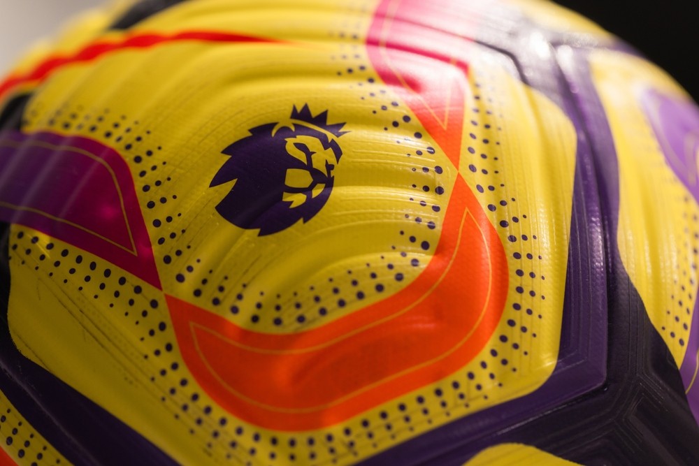 الأندية الإنجليزية تنفق 400 مليون جنيه إسترليني 