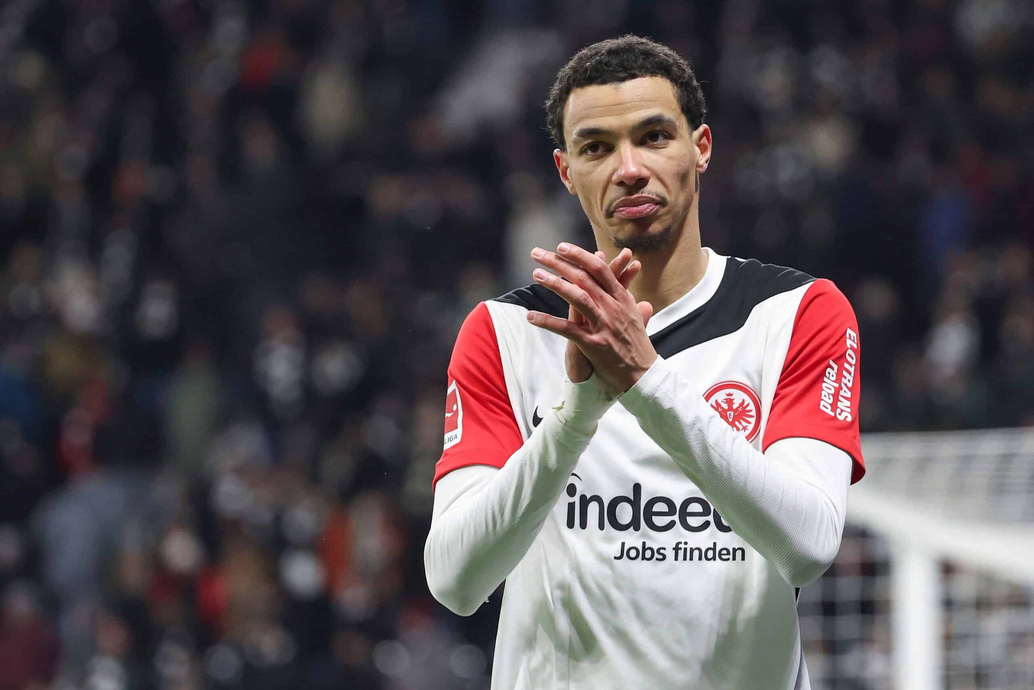 فرانكفورت يرفض 80 مليون يورو من نيوكاسل 