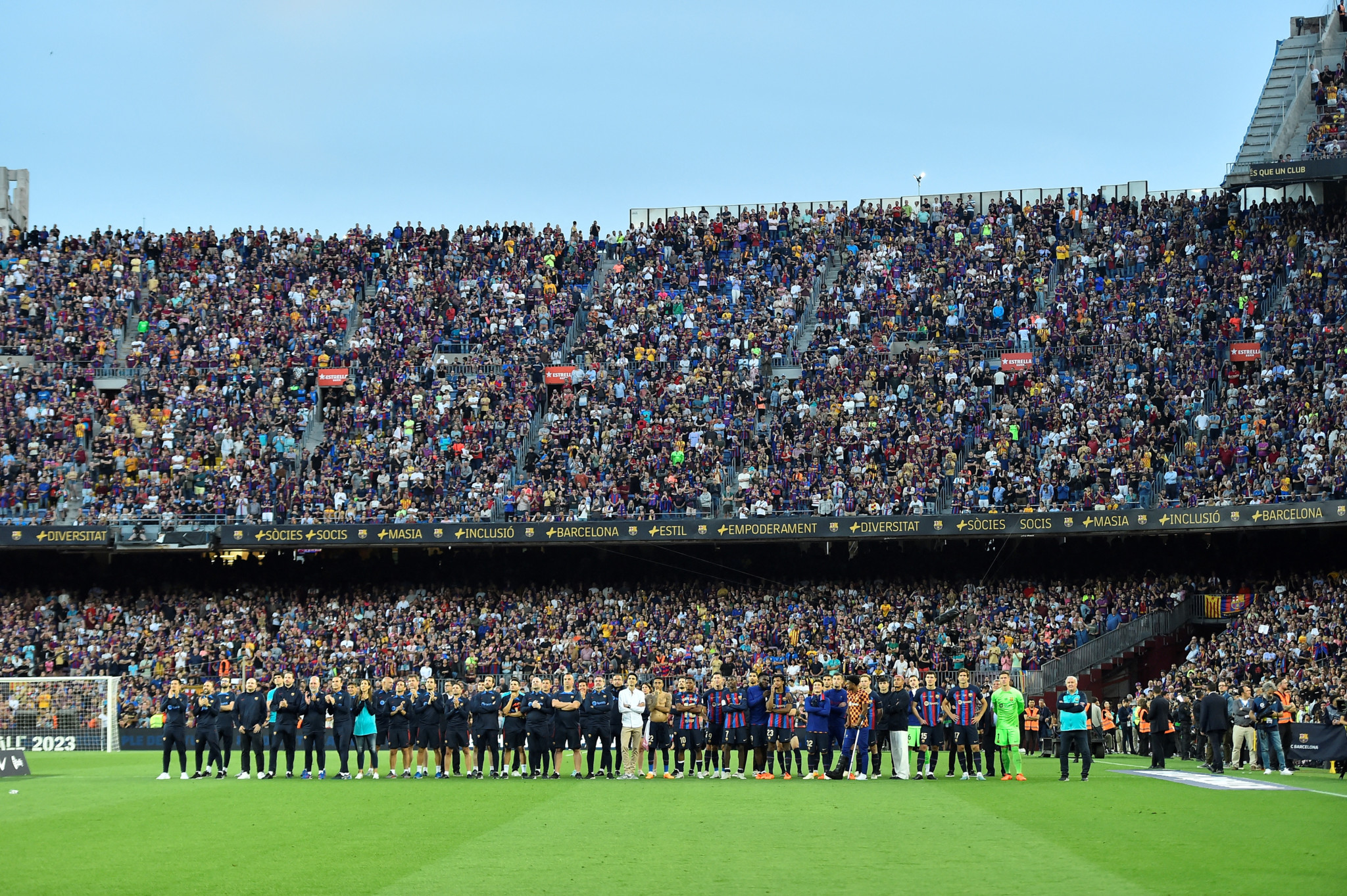 190 مليون يورو ترفع برشلونة لصدارة الأندية الأكثر نمواً 