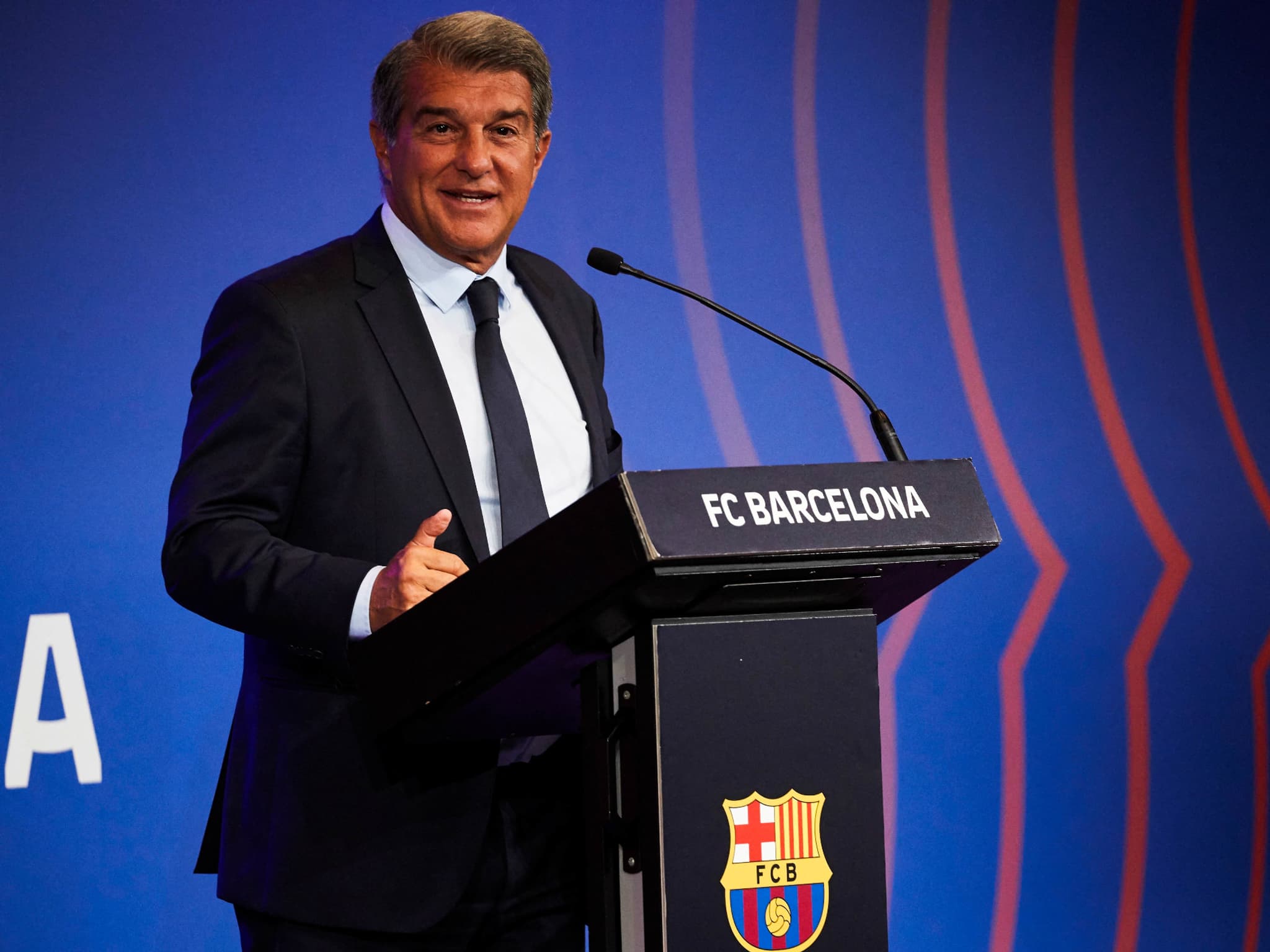 برشلونة يبرم صفقة يحصد 87 مليون يورو 