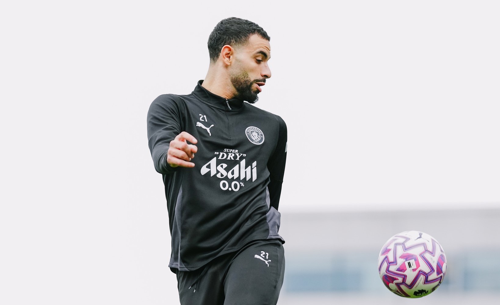 مليون يورو رغم الابتعاد عن الملاعب