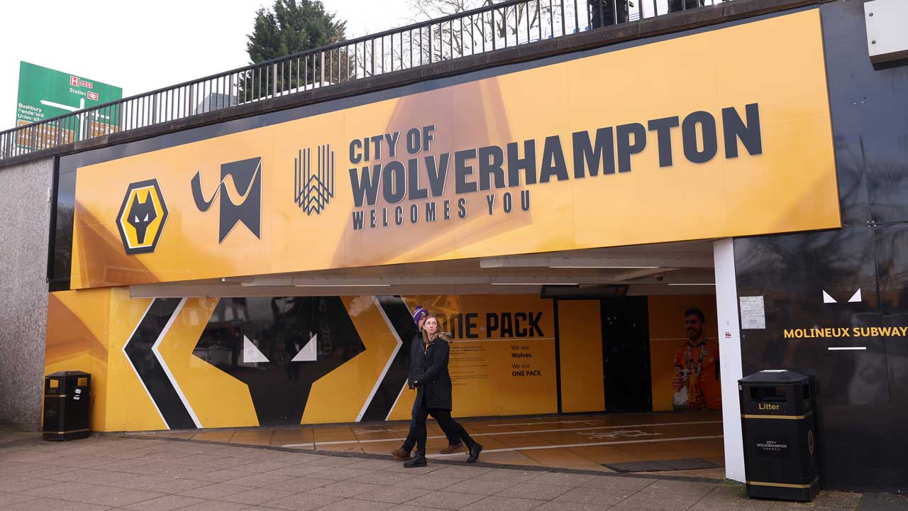 410 ملايين إسترليني للاستحواذ على وولفرهامبتون 