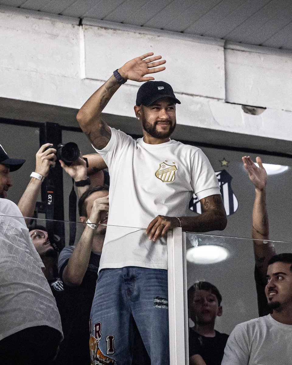 الهلال يوفّر 40 مليون يورو نظير فسخ عقده مع نيمار