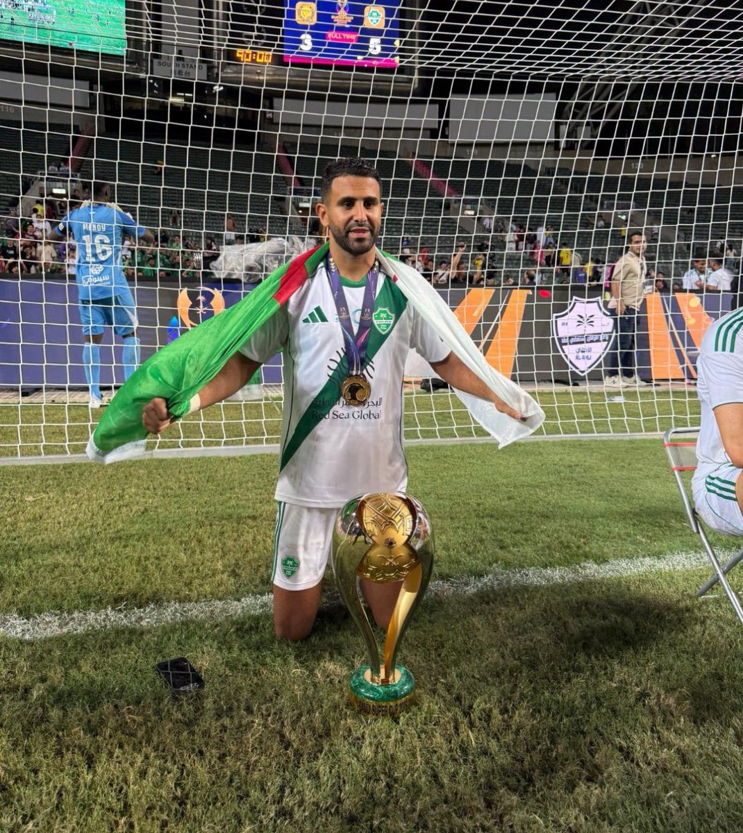 الأهلي بطلا لكأس السوبر السعودي ويحصد 4 ملايين ريال