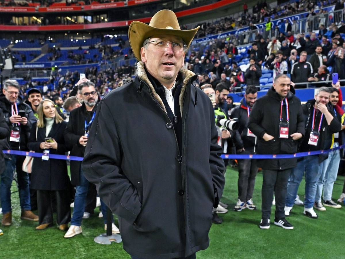 تكستور يتنحى عن إدارة ليون بسبب وضعه المالي