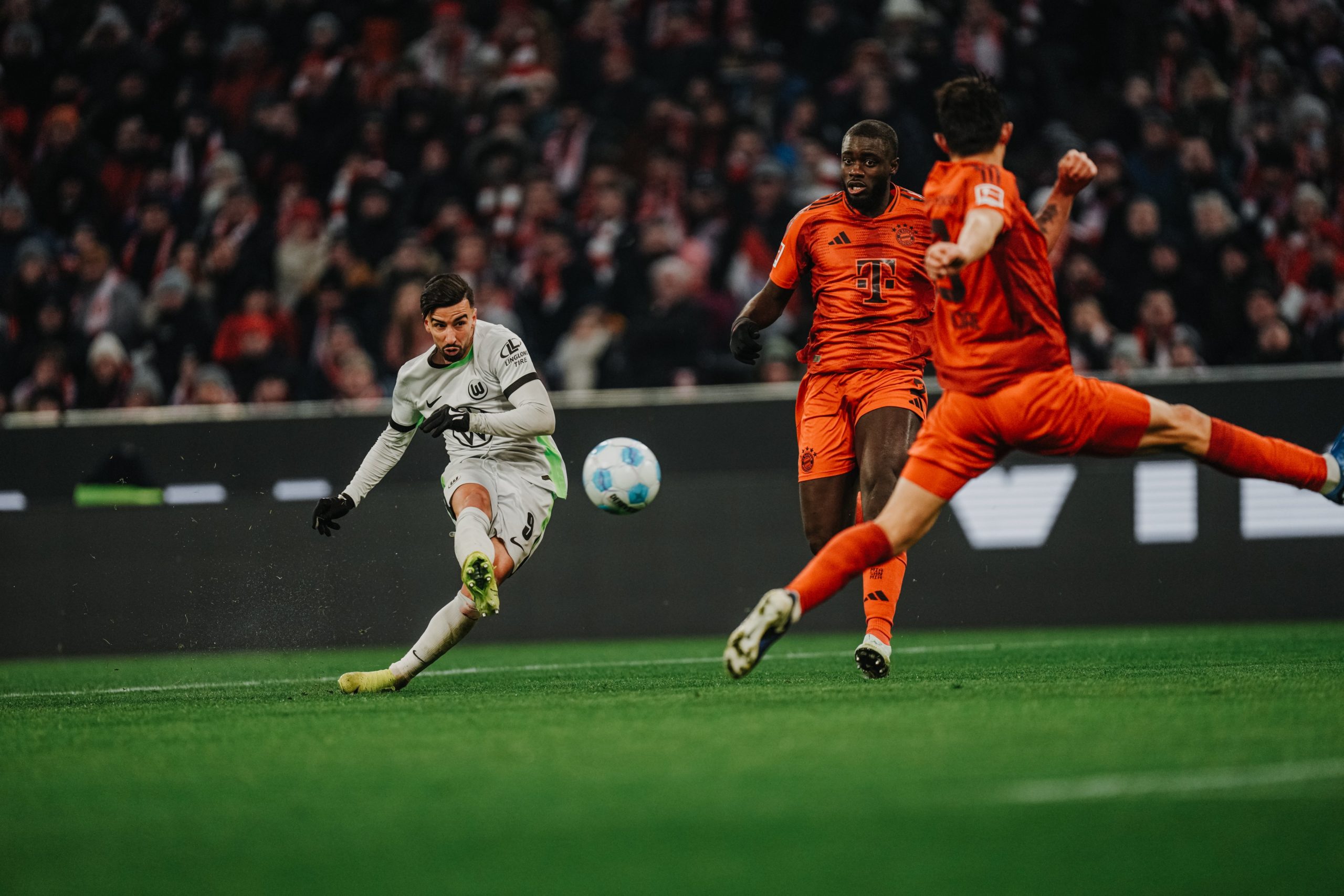 فولفسبورغ يرفع قيمة عمورة إلى 40 مليون يورو