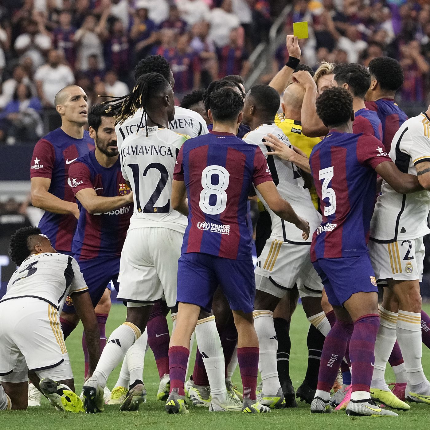  أكثر من 2.3 مليار يورو فوق الملعب في الكلاسيكو 