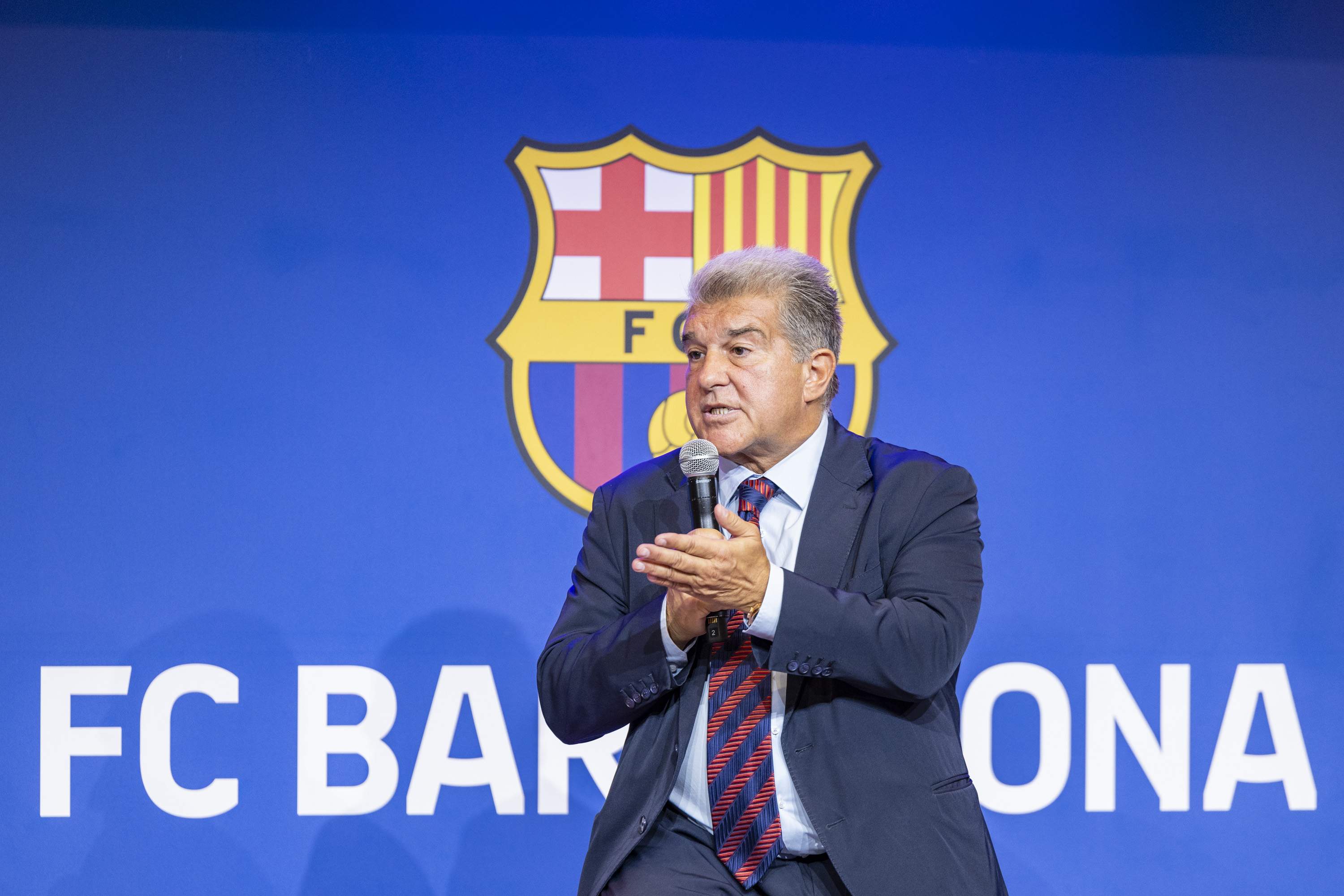 المحكمة الرياضية تلزم برشلونة بغرامة 500 ألف يورو للاتحاد الأوروبي