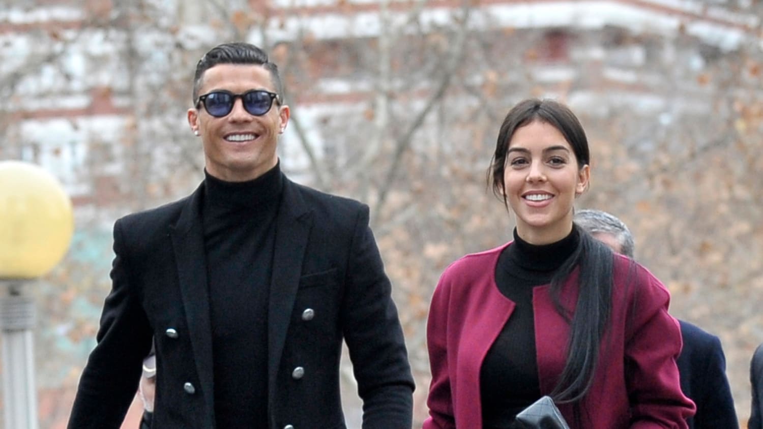 100 ألف يورو شهريا وفيلا فخمة في حال انفصال رونالدو عن زوجته