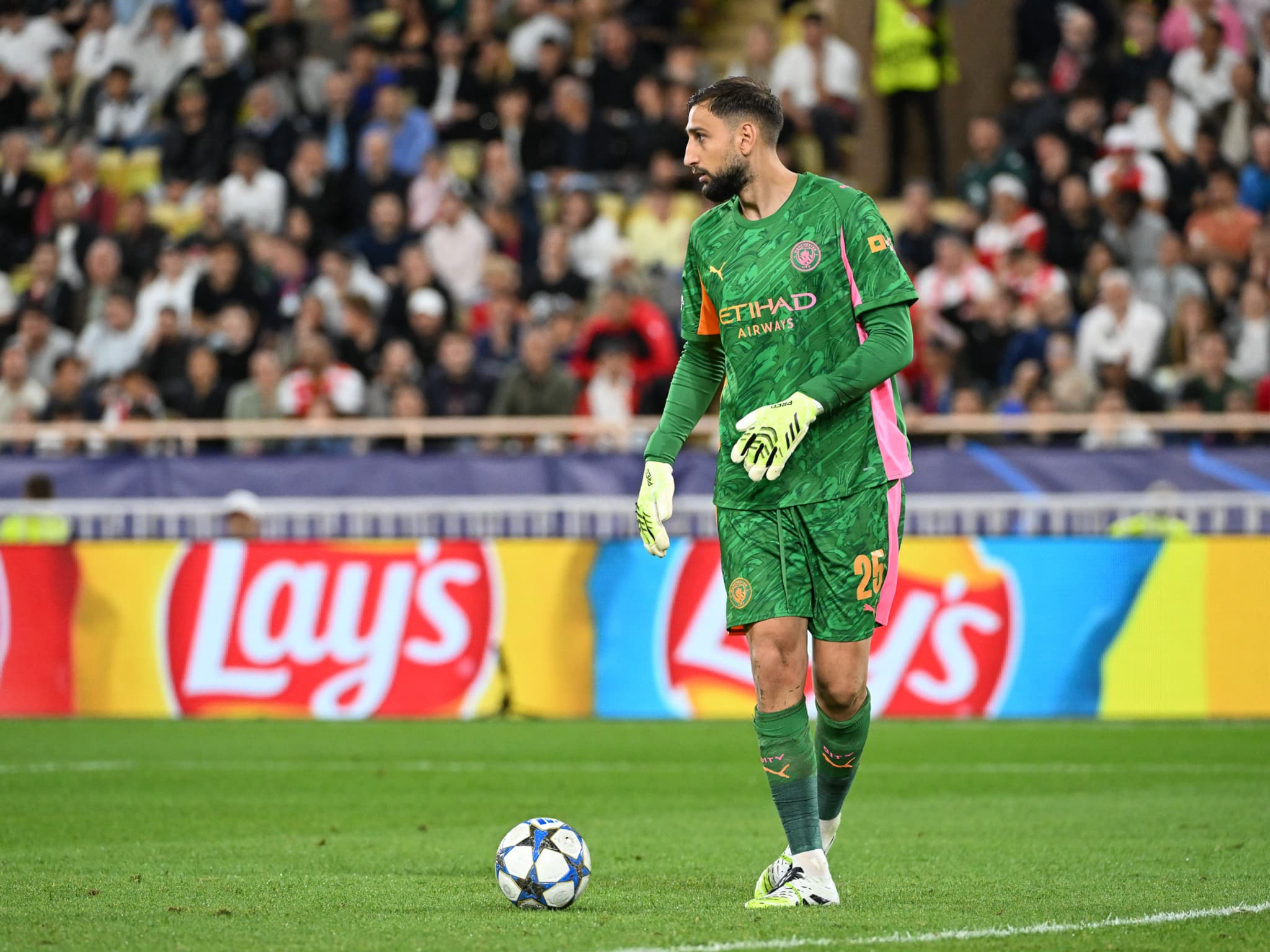 دوناروما يتصدر بـ250 ألف إسترليني أسبوعيا