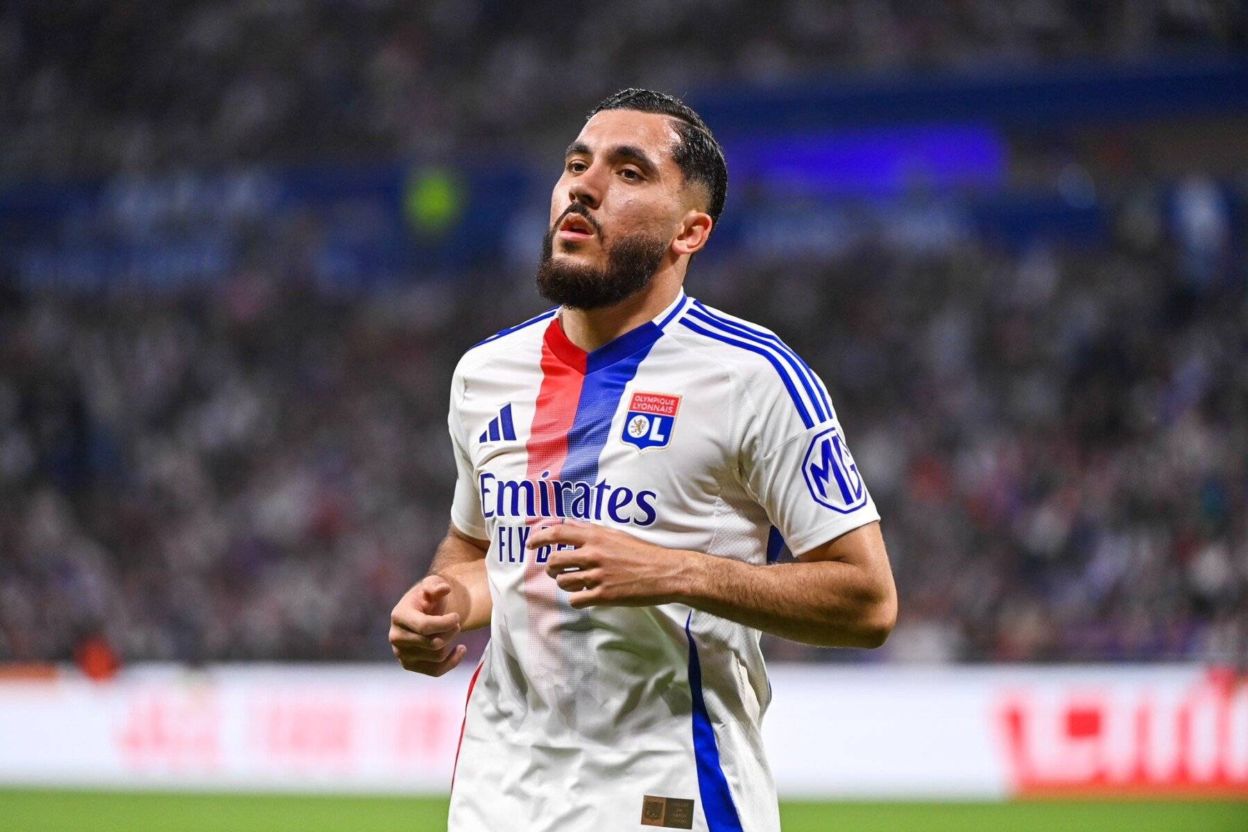 30 مليون يورو تشعل المنافسة الإنجليزية لخطف شرقي 