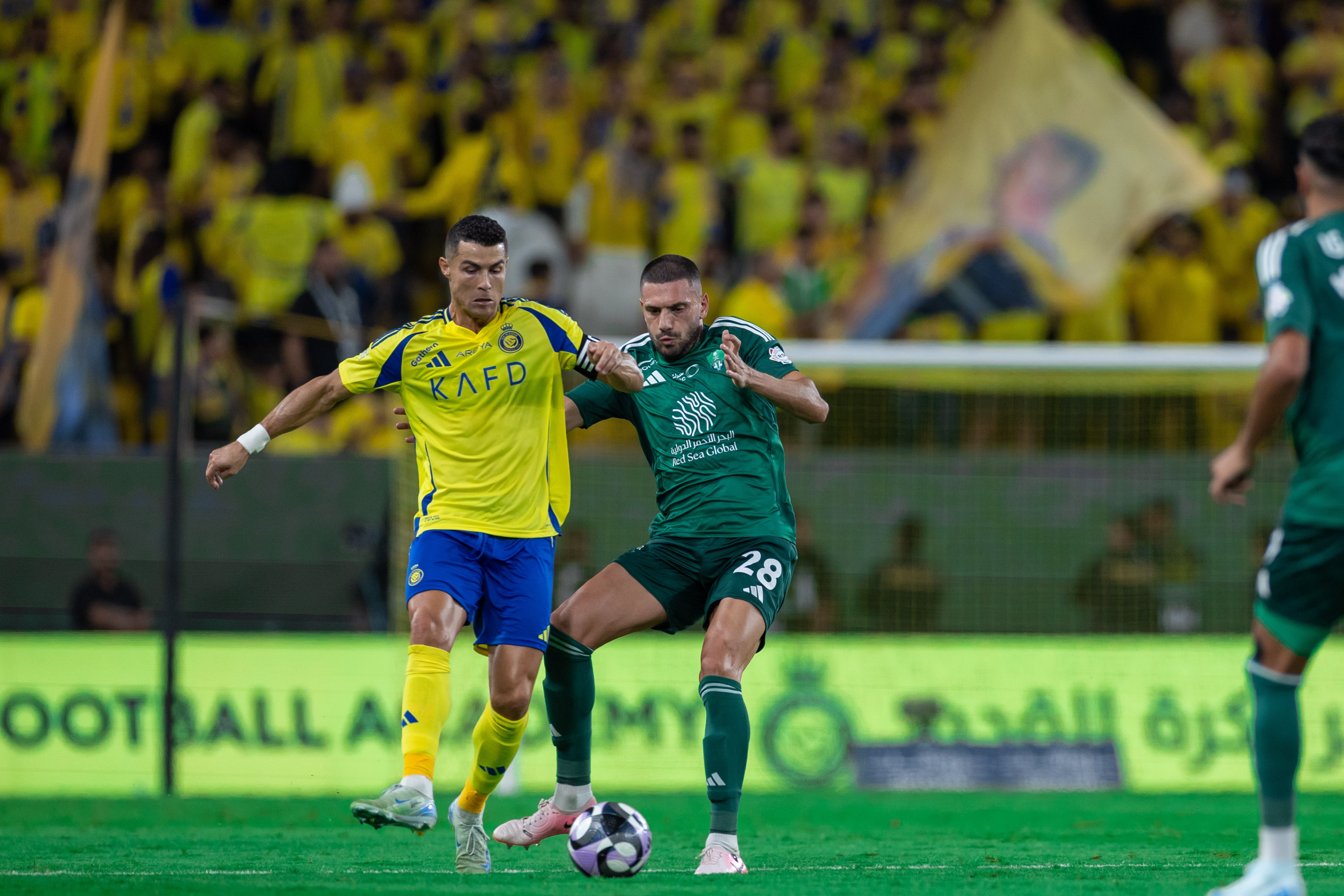 85.6 مليار يورو رسوم الانتقالات خلال 10 سنوات 