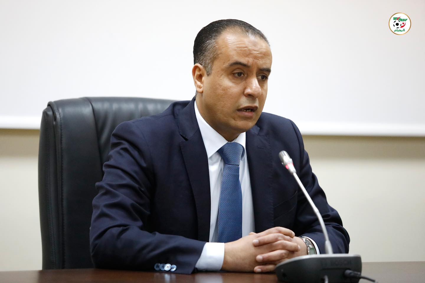 6 أندية مطالَبة بتبرير تجاوز 50 مليار سنتيم