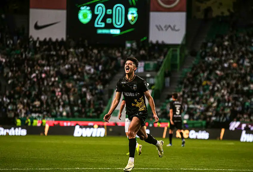 بلومي إلى هال سيتي مقابل 5 مليون يورو