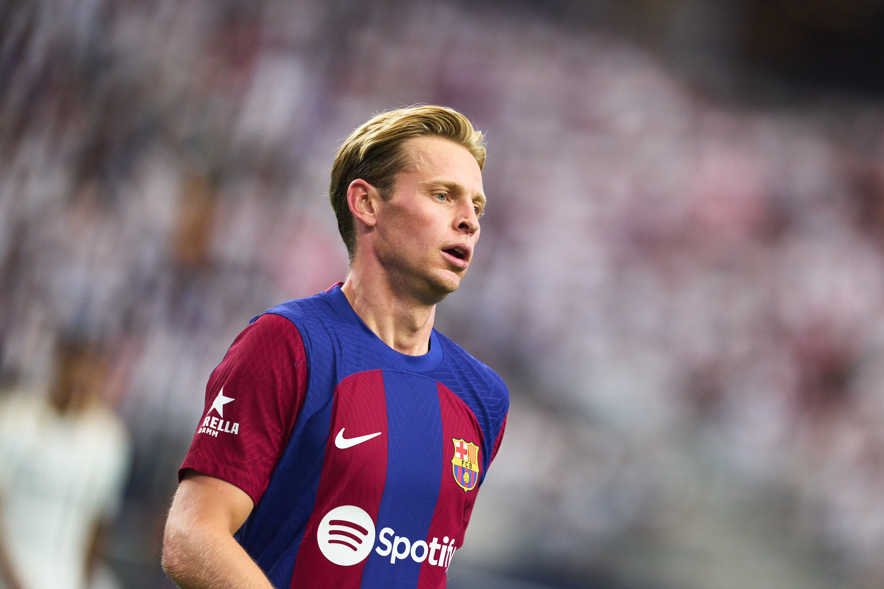  نجم بارز مرشح للرحيل عن برشلونة مجانًا