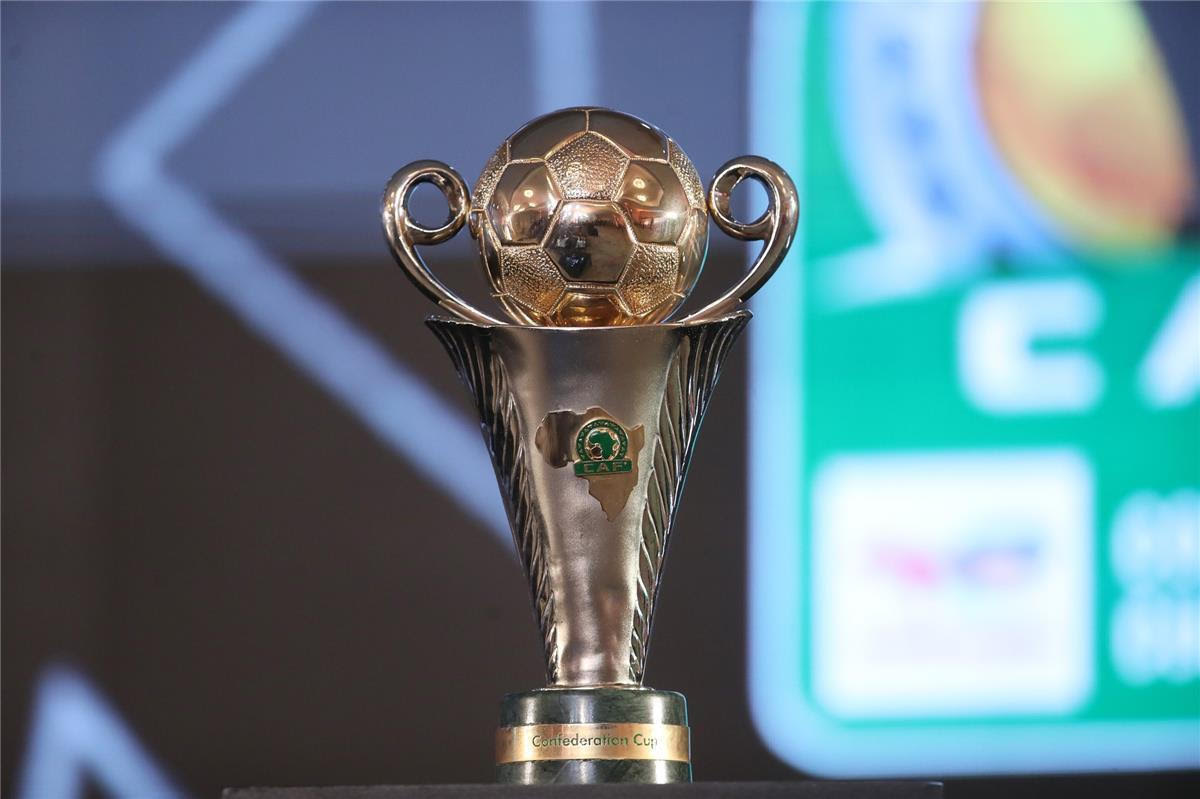 طاقم كونغولي يدير مباراة اتحاد العاصمة